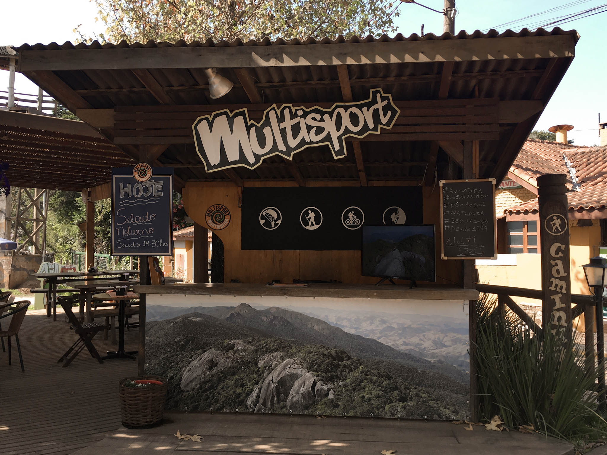 Quiosque da Multisport Mantiqueira em Monte Verde - Especialista em trilhas